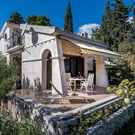 Villa Vita تروغير