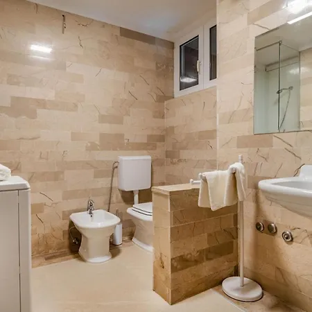 Villa Vita تروغير