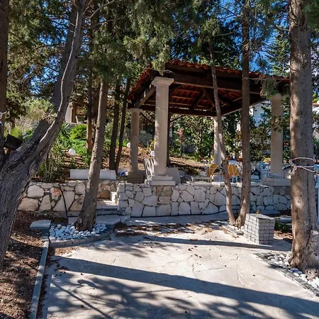 Villa Vita * تروغير